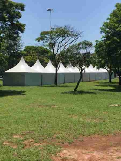 Locação de tenda chapéu de bruxa